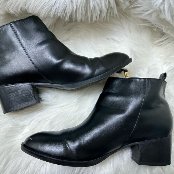 Tommy Hilfiger side zipper block heel booties - Picture 3 of 12